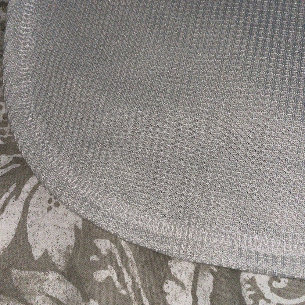 GRAY TOP♥️Size small - Picture 5 of 5